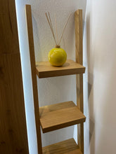 Carica l'immagine nel visualizzatore di Gallery, Scaletta in legno di rovere massello