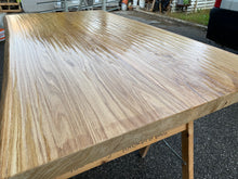 Carica l'immagine nel visualizzatore di Gallery, tavolo in rovere massello