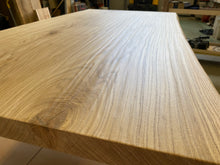 Carica l'immagine nel visualizzatore di Gallery, tavolo in rovere massello