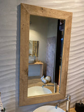 Carica l'immagine nel visualizzatore di Gallery, Specchio in Rovere massello antico sbozzato e piallato a mano