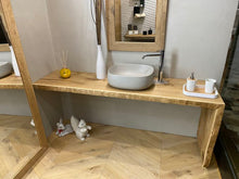 Carica l'immagine nel visualizzatore di Gallery, Mensola piano lavabo con gamba di sostegno in rovere massello naturale frontale scortecciato spazzolato