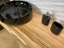 Carica l'immagine nel visualizzatore di Gallery, Piano lavabo in Rovere Rosso massello tonalizzato frontale a vista scortecciato liscio