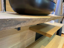 Carica l'immagine nel visualizzatore di Gallery, top da bagno in rovere massello a pezzo unico