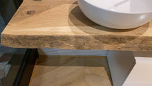 Carica l'immagine nel visualizzatore di Gallery, mensola bagno in rovere massello