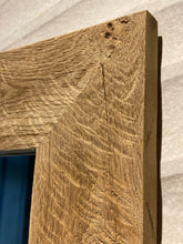 Carica l'immagine nel visualizzatore di Gallery, Specchio in Rovere massello antico sbozzato e piallato a mano