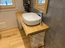Carica l'immagine nel visualizzatore di Gallery, mensola da bagno in rovere massello